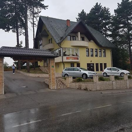 Restoran&Motel And Apartmants Lovacka Prica Tesanj エクステリア 写真