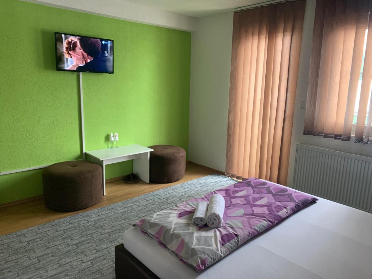 Restoran&Motel And Apartmants Lovacka Prica Tesanj エクステリア 写真