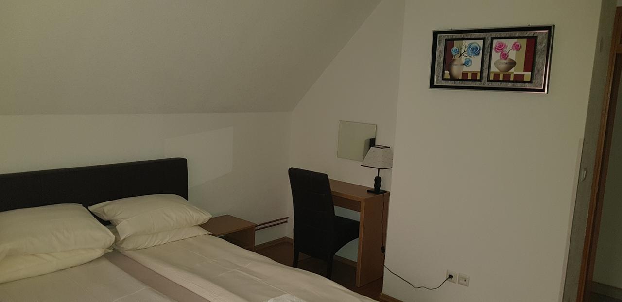 Restoran&Motel And Apartmants Lovacka Prica Tesanj エクステリア 写真