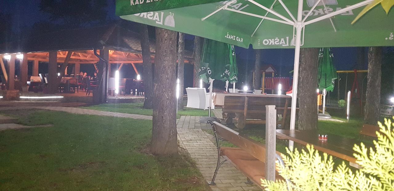 Restoran&Motel And Apartmants Lovacka Prica Tesanj エクステリア 写真