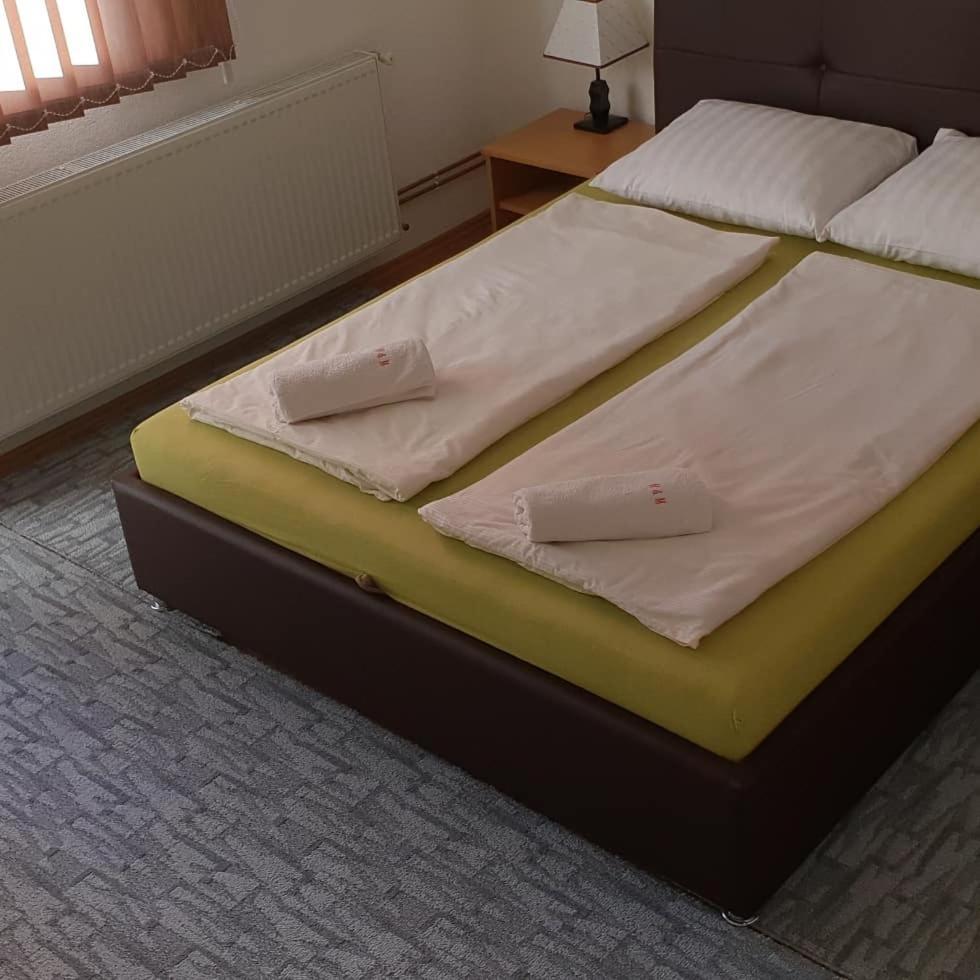 Restoran&Motel And Apartmants Lovacka Prica Tesanj エクステリア 写真
