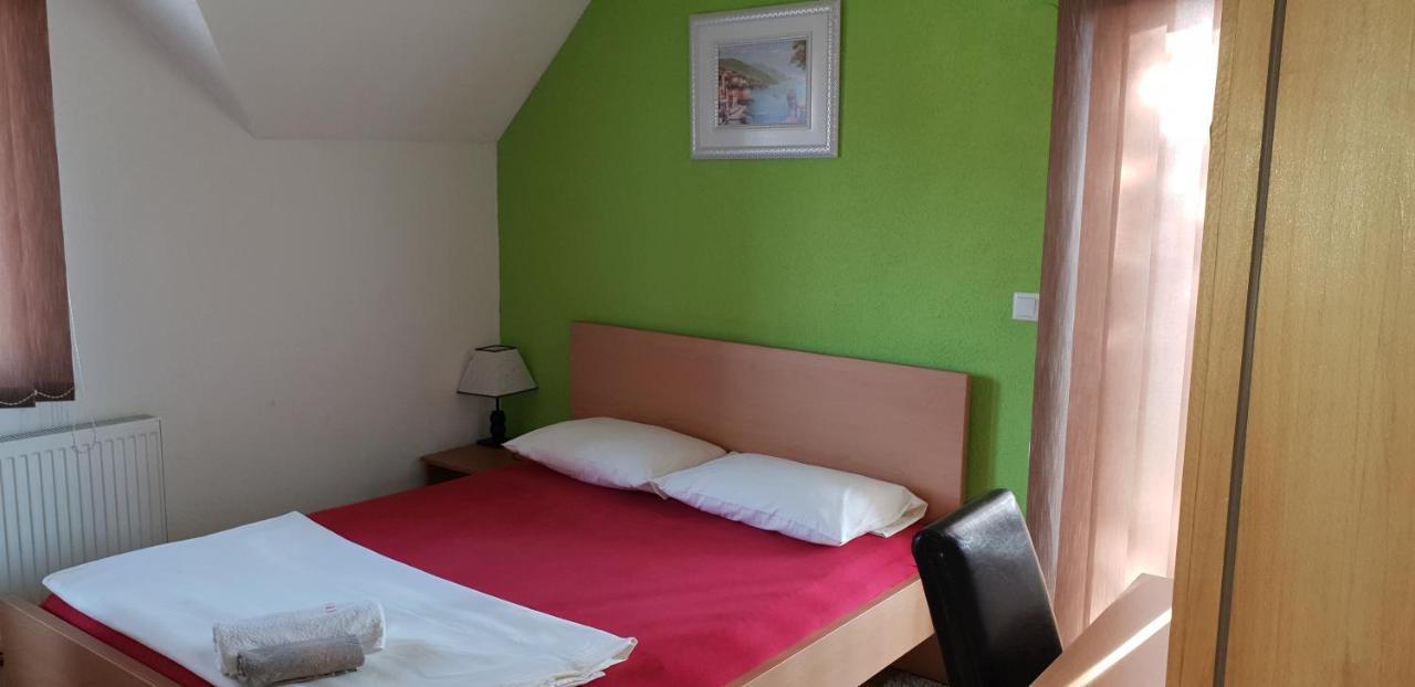 Restoran&Motel And Apartmants Lovacka Prica Tesanj エクステリア 写真
