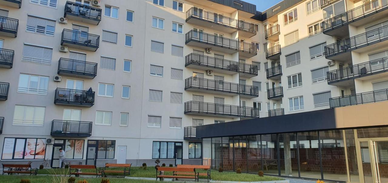 Restoran&Motel And Apartmants Lovacka Prica Tesanj エクステリア 写真
